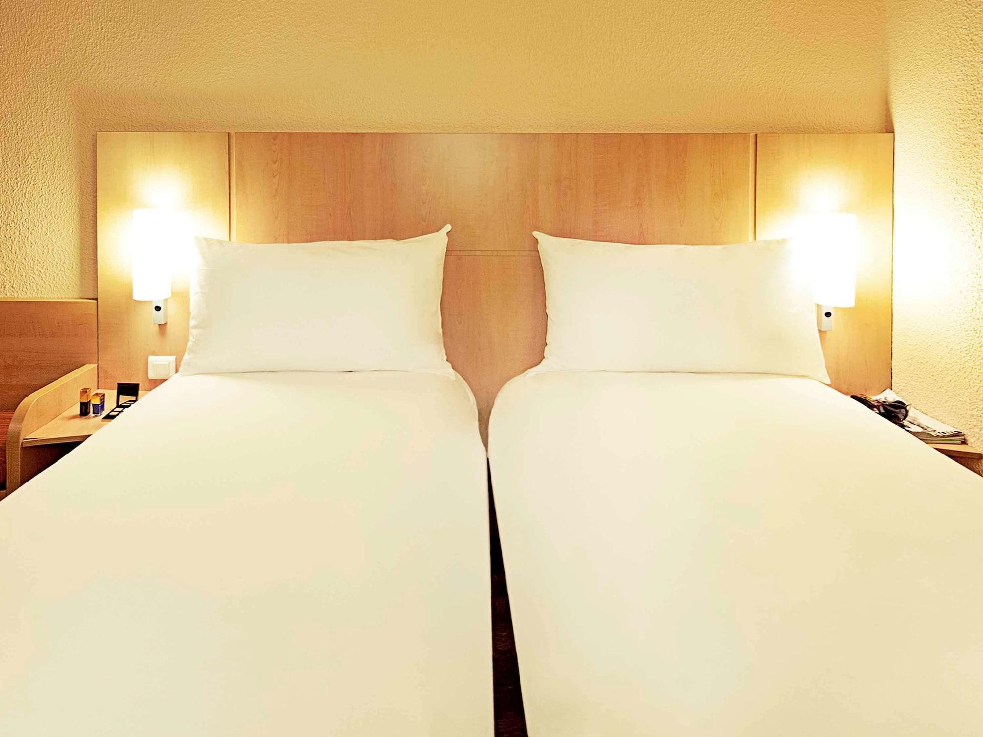Ibis Saint-Malo Madeleine Hotel Bagian luar foto